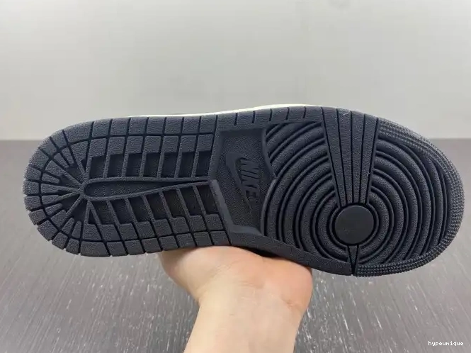 HYPE DZ5485-051 Retro OG High Jordan Black 1 Washed 0529